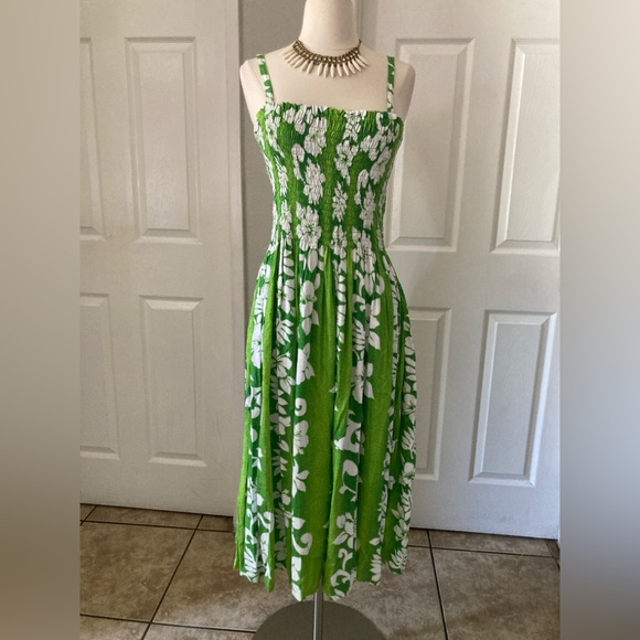 SWEET LADY Women's Seville Floral Print Smock Sundress  In Green Lotus Summer - Picture 1 of 6